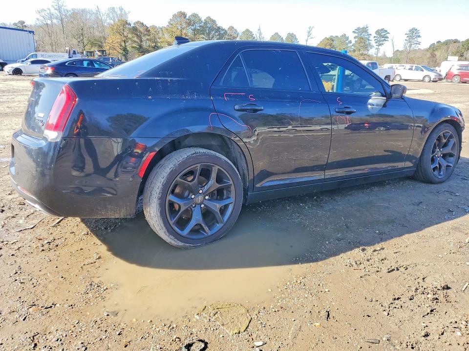 45690166 :رقم المزاد ، 2C3CCABG2MH523529 vin ، 2021 Chrysler 300 مزاد بيع