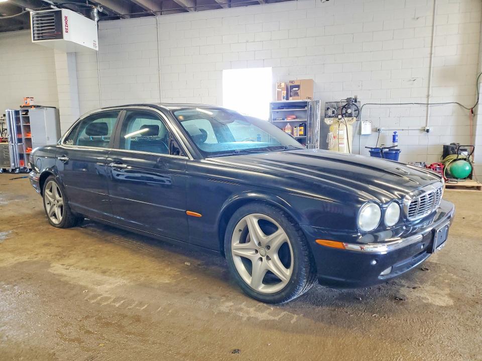 Продажа на аукционе авто 2005 Jaguar Xj8, vin: SAJWA79CX5SG38057, номер лота: 79870405
