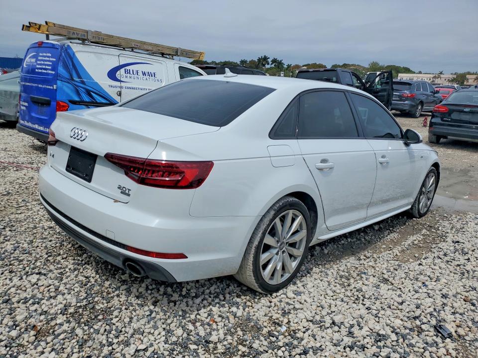 46259846 :رقم المزاد ، WAUKMAF4XJA068456 vin ، 2018 Audi A4 مزاد بيع