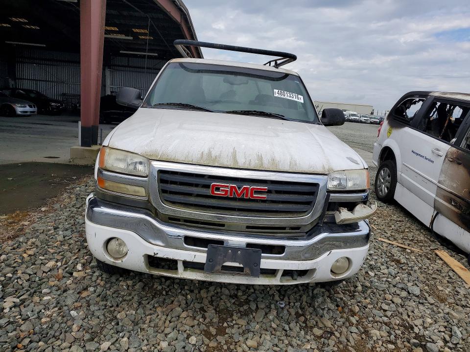 48013316 :رقم المزاد ، 1GTHC23U96F246135 vin ، 2006 Gmc Sierra مزاد بيع