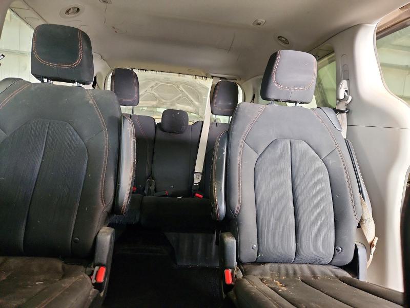 47744596 :رقم المزاد ، 2C4RC1DG0HR536489 vin ، 2017 Chrysler Pacifica مزاد بيع