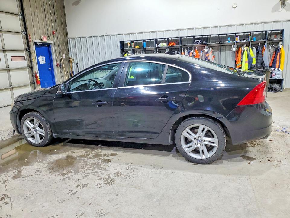 2014 Volvo S60 მანქანა იყიდება აუქციონზე, vin: YV1612FS7E2275916, აუქციონის ნომერი: 46873996