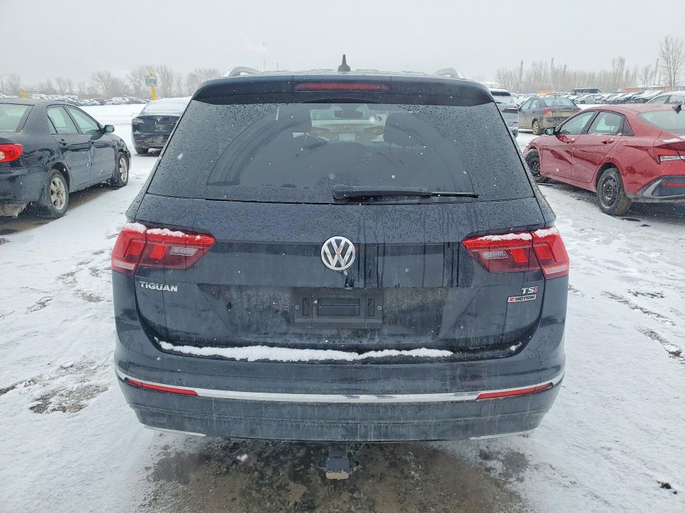 46138996 :رقم المزاد ، 3VV4B7AXXJM176330 vin ، 2018 Volkswagen Tiguan مزاد بيع