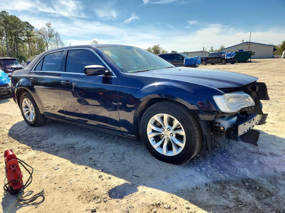 Продажа на аукционе авто 2015 Chrysler 300, vin: 2C3CCAAG1FH882357, номер лота: 46809016