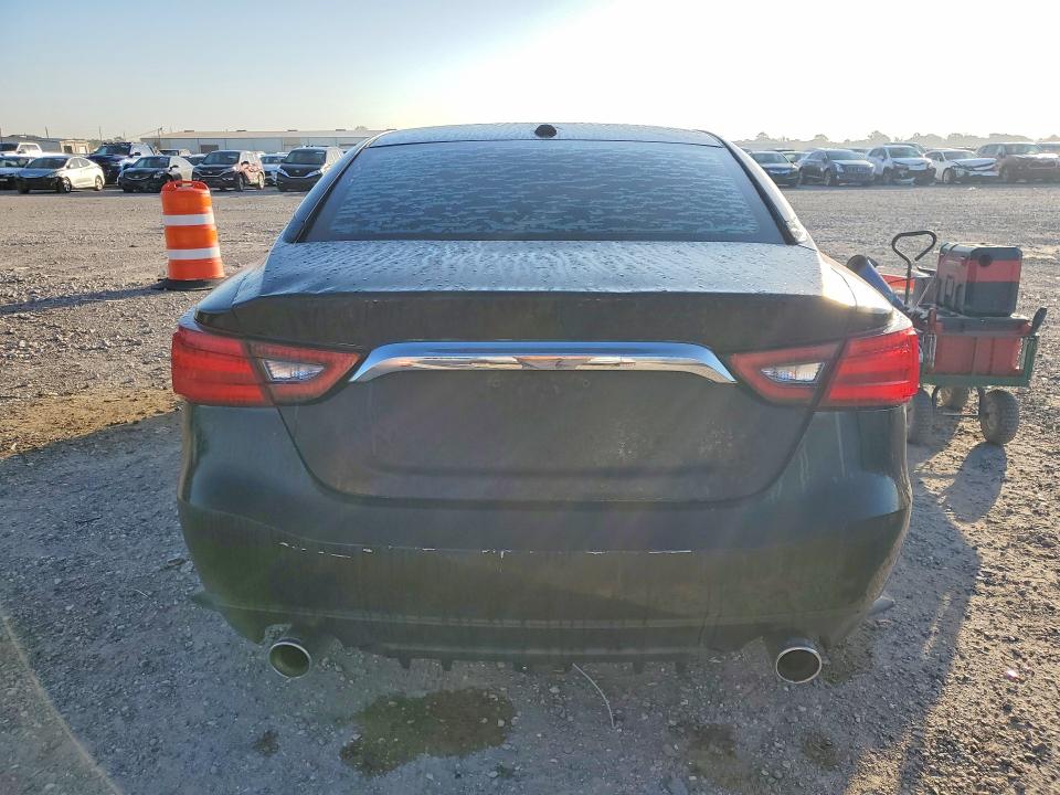 46743506 :رقم المزاد ، 1N4AA6AP3JC389142 vin ، 2018 Nissan Maxima مزاد بيع
