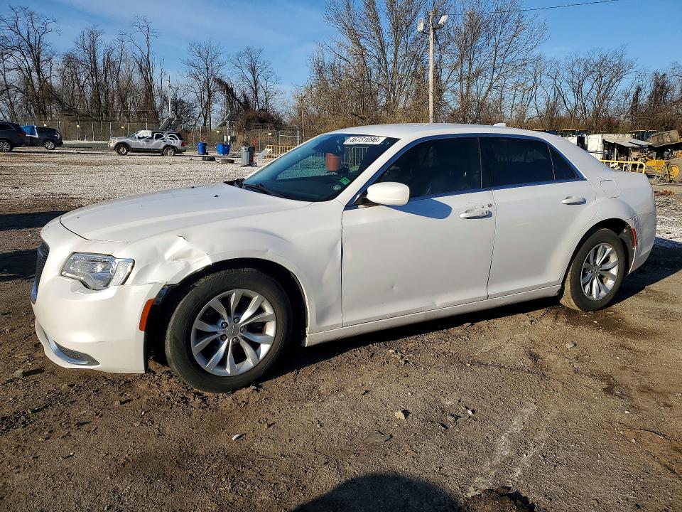 46731096 :رقم المزاد ، 2C3CCAAG9FH815554 vin ، 2015 Chrysler 300 مزاد بيع