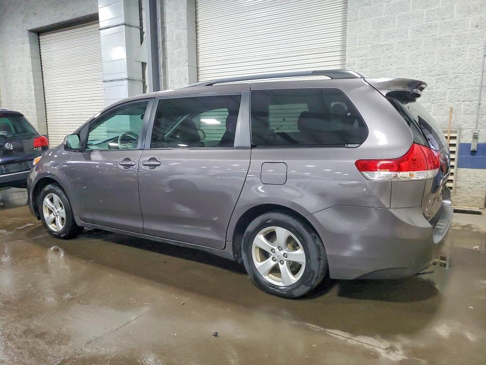 Продажа на аукционе авто 2013 Toyota Sienna, vin: 5TDKK3DC8DS392494, номер лота: 45510696