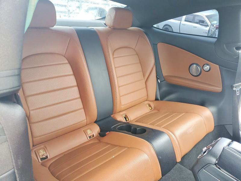 45952456 :رقم المزاد ، WDDWJ4KB6HF388850 vin ، 2017 Mercedes-benz C مزاد بيع