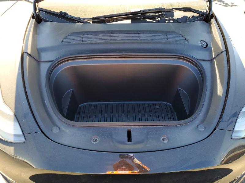 2025 Tesla Model Y მანქანა იყიდება აუქციონზე, vin: 7SAYGDED8SF317114, აუქციონის ნომერი: 46521846