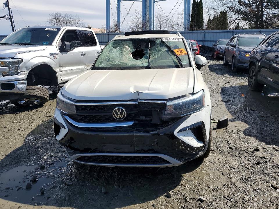 46138916 :رقم المزاد ، 3VVLX7B2XNM019130 vin ، 2022 Volkswagen Taos مزاد بيع