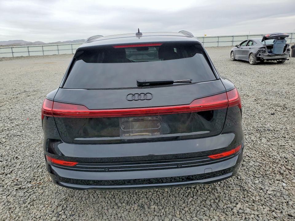 48141236 :رقم المزاد ، WA1VAAGE4KB009196 vin ، 2019 Audi E-tron مزاد بيع