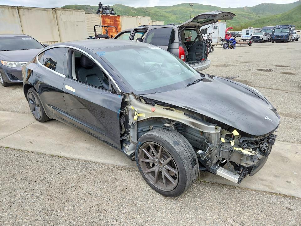 45675676 :رقم المزاد ، 5YJ3E1EA6LF643805 vin ، 2020 Tesla Model 3 مزاد بيع