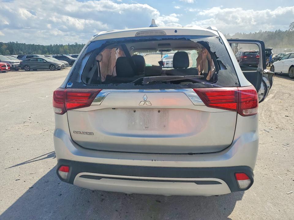 Продаж на аукціоні авто 2020 Mitsubishi Outlander, vin: JA4AD3A33LZ017940, номер лоту: 49258586