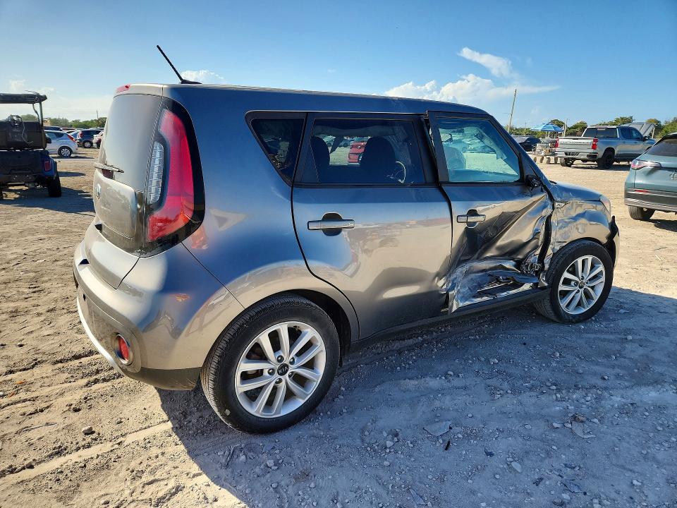 Продаж на аукціоні авто 2018 Kia Soul, vin: KNDJP3A5XJ7576246, номер лоту: 76486385
