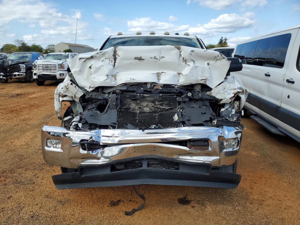 47510676 :رقم المزاد ، 3C63RRHLXHG560693 vin ، 2017 Ram 3500 مزاد بيع