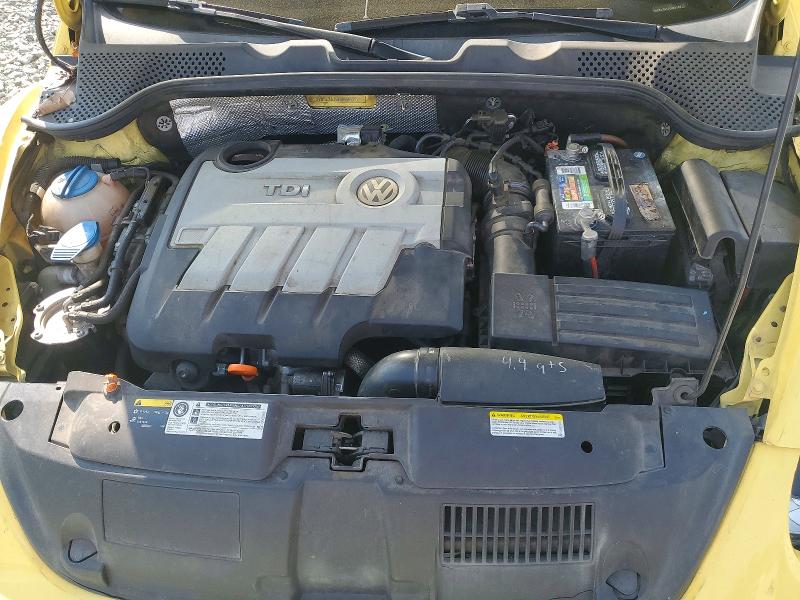 2013 Volkswagen Beetle მანქანა იყიდება აუქციონზე, vin: 3VW5L7AT6DM816273, აუქციონის ნომერი: 47871206