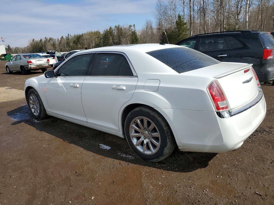 46567746 :رقم المزاد ، 2C3CCAAG8DH714275 vin ، 2013 Chrysler 300 مزاد بيع