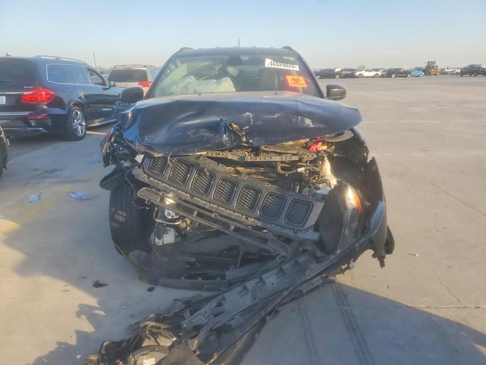 46529026 :رقم المزاد ، 3C4NJCBB6KT613037 vin ، 2019 Jeep Compass مزاد بيع