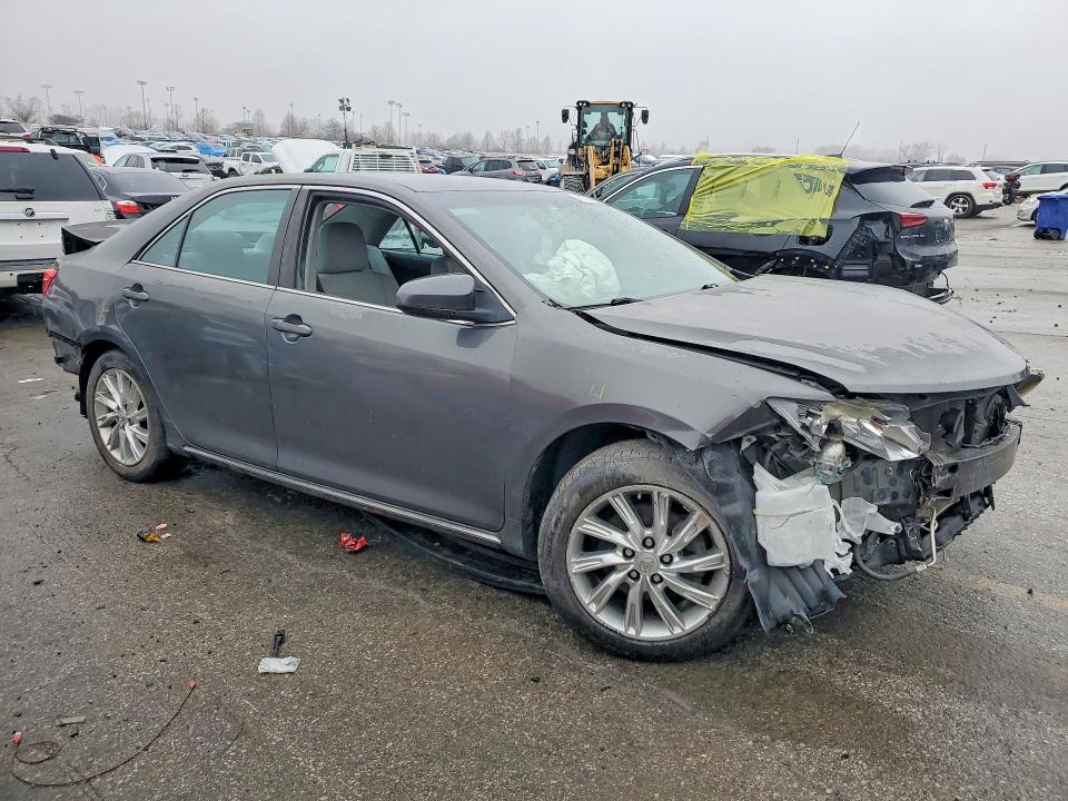 79122705 :رقم المزاد ، 4T4BF1FK2ER417952 vin ، 2014 Toyota Camry مزاد بيع
