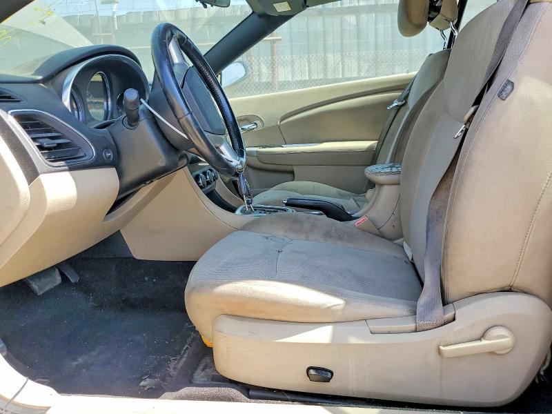 46550666 :رقم المزاد ، 1C3BCBEB9DN511368 vin ، 2013 Chrysler 200 مزاد بيع