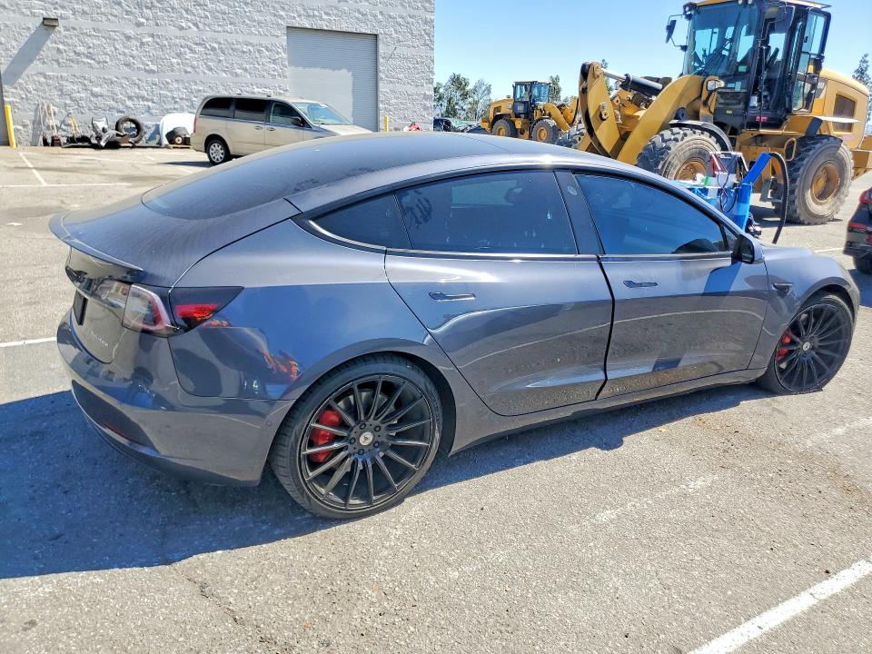 41670766 :رقم المزاد ، 5YJ3E1EC0NF276002 vin ، 2022 Tesla Model 3 مزاد بيع