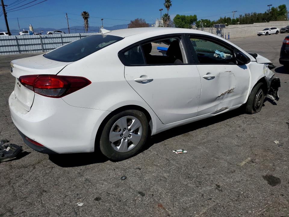 47629786 :رقم المزاد ، 3KPFK4A79HE044380 vin ، 2017 Kia Forte مزاد بيع