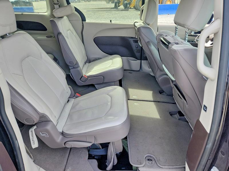 45814826 :رقم المزاد ، 2C4RC1EG6HR525561 vin ، 2017 Chrysler Pacifica مزاد بيع