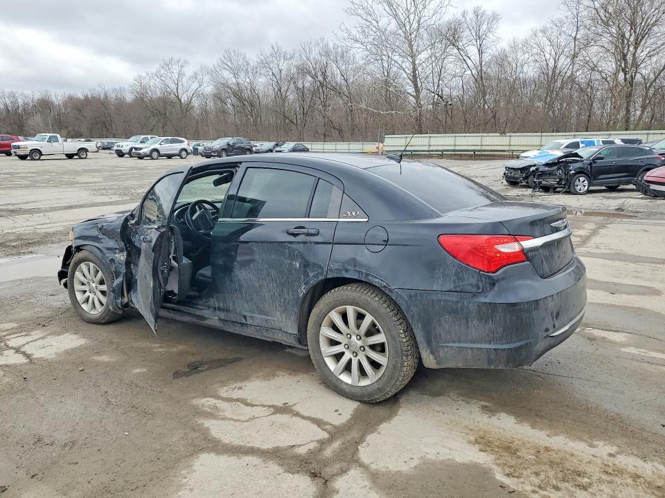 47028636 :رقم المزاد ، 1C3BC1FG6BN550081 vin ، 2011 Chrysler 200 مزاد بيع