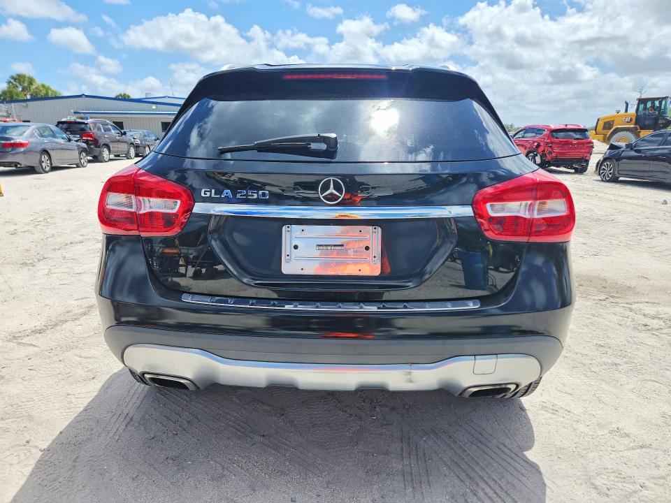 47664576 :رقم المزاد ، WDCTG4EB7JJ426882 vin ، 2018 Mercedes-benz Gla مزاد بيع
