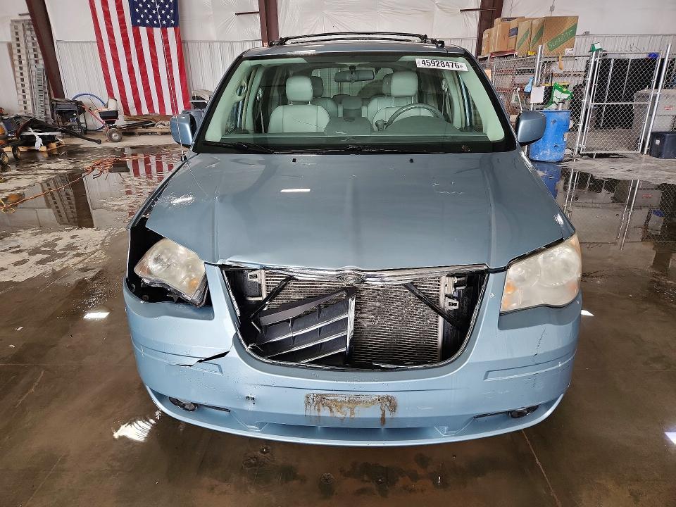 2010 Chrysler Town & Country მანქანა იყიდება აუქციონზე, vin: 2A4RR5DX0AR193558, აუქციონის ნომერი: 45928476