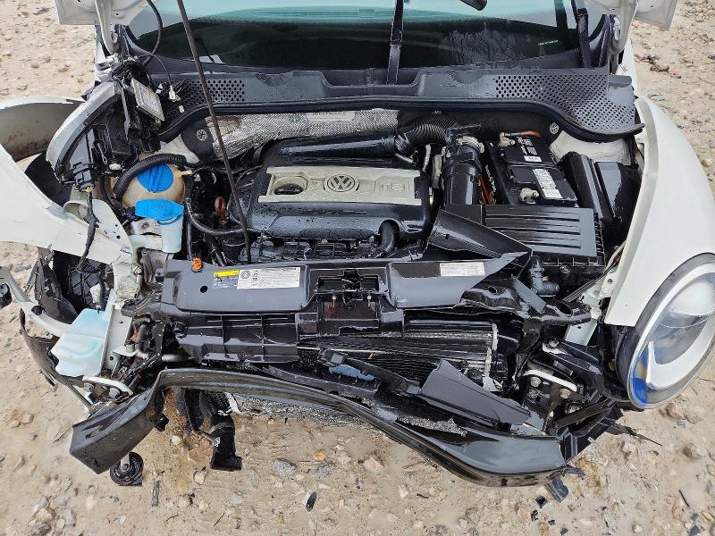 2013 Volkswagen Beetle მანქანა იყიდება აუქციონზე, vin: 3VWVA7AT1DM662027, აუქციონის ნომერი: 45663066