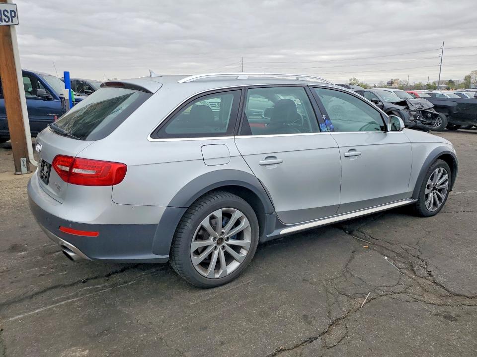 47944466 :رقم المزاد ، WA1UFAFL2DA068284 vin ، 2013 Audi A4 Allroad مزاد بيع