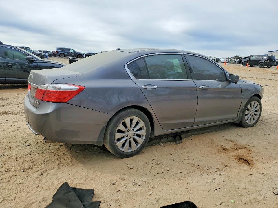 Продаж на аукціоні авто 2015 Honda Accord, vin: 1HGCR3F95FA008111, номер лоту: 47025266