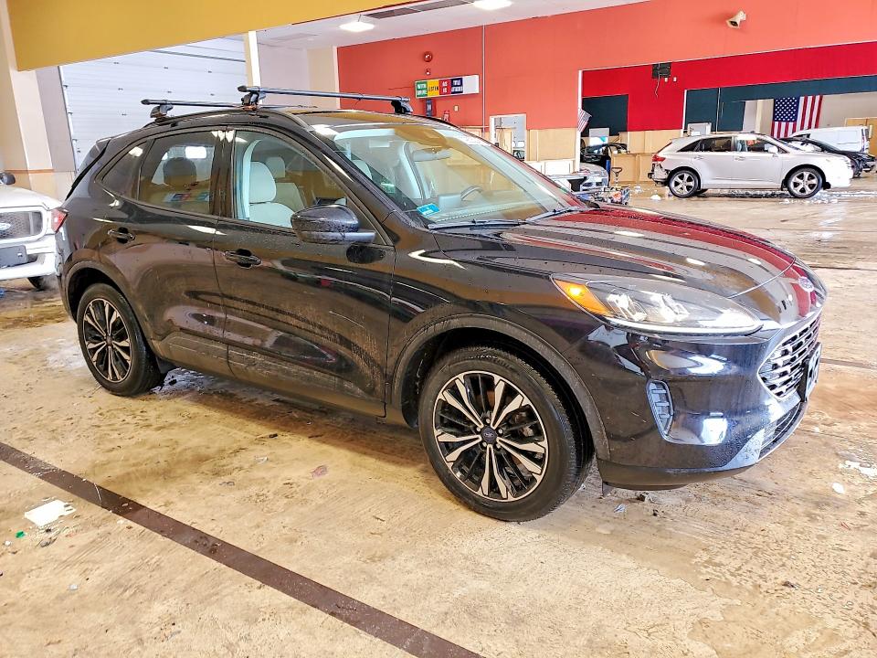 79825245 :رقم المزاد ، 1FMCU9BZ3MUA35983 vin ، 2021 Ford Escape مزاد بيع
