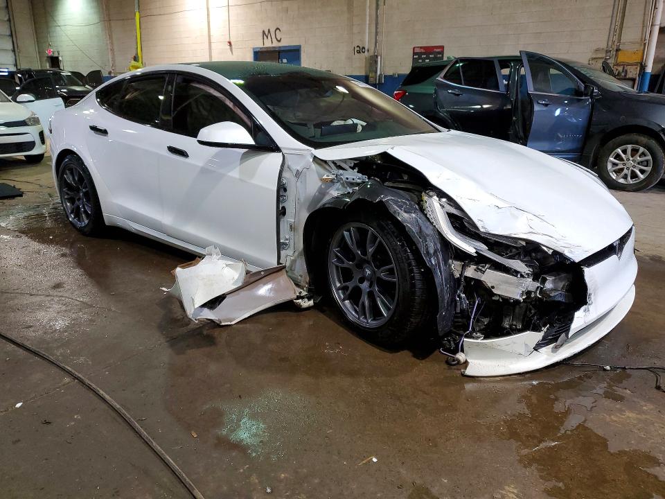 45813076 :رقم المزاد ، 5YJSA1E5XNF471601 vin ، 2022 Tesla Model S مزاد بيع
