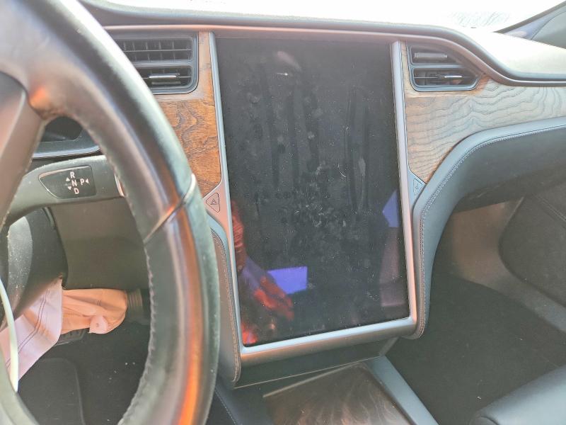 46188746 :رقم المزاد ، 5YJSA1E23JF261860 vin ، 2018 Tesla Model S مزاد بيع