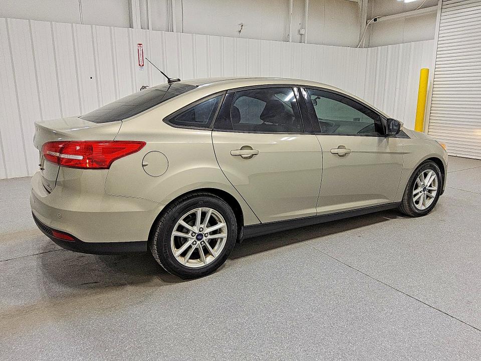 Продажа на аукционе авто 2015 Ford Focus, vin: 1FADP3F21FL211132, номер лота: 46934076