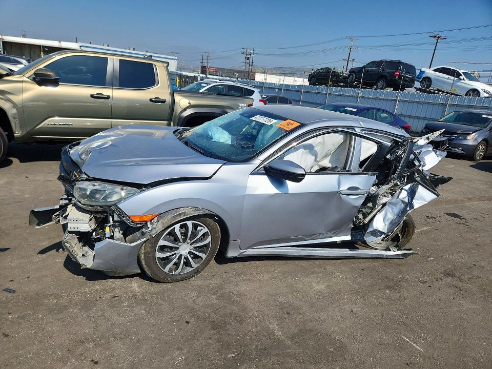 47277726 :رقم المزاد ، 19XFC2F67LE203732 vin ، 2020 Honda Civic مزاد بيع