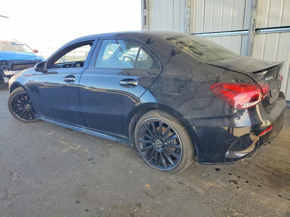 46048596 :رقم المزاد ، W1K3G4EB3NJ372482 vin ، 2022 Mercedes-benz A مزاد بيع