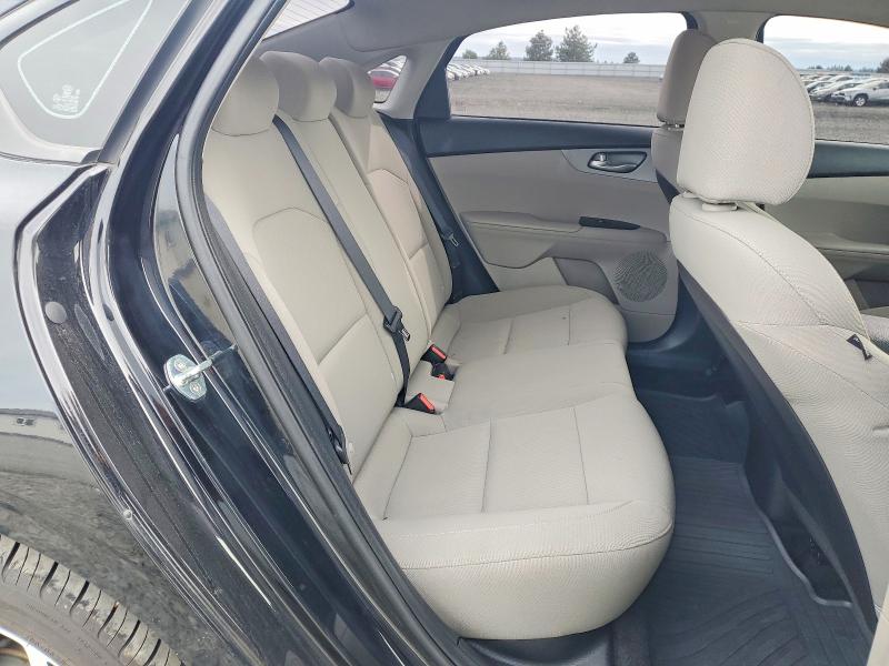 48396736 :رقم المزاد ، 3KPF24AD6ME292358 vin ، 2021 Kia Forte مزاد بيع