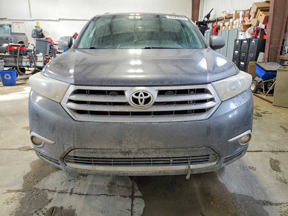 79127015 :رقم المزاد ، 5TDBK3EHXBS084685 vin ، 2011 Toyota Highlander مزاد بيع