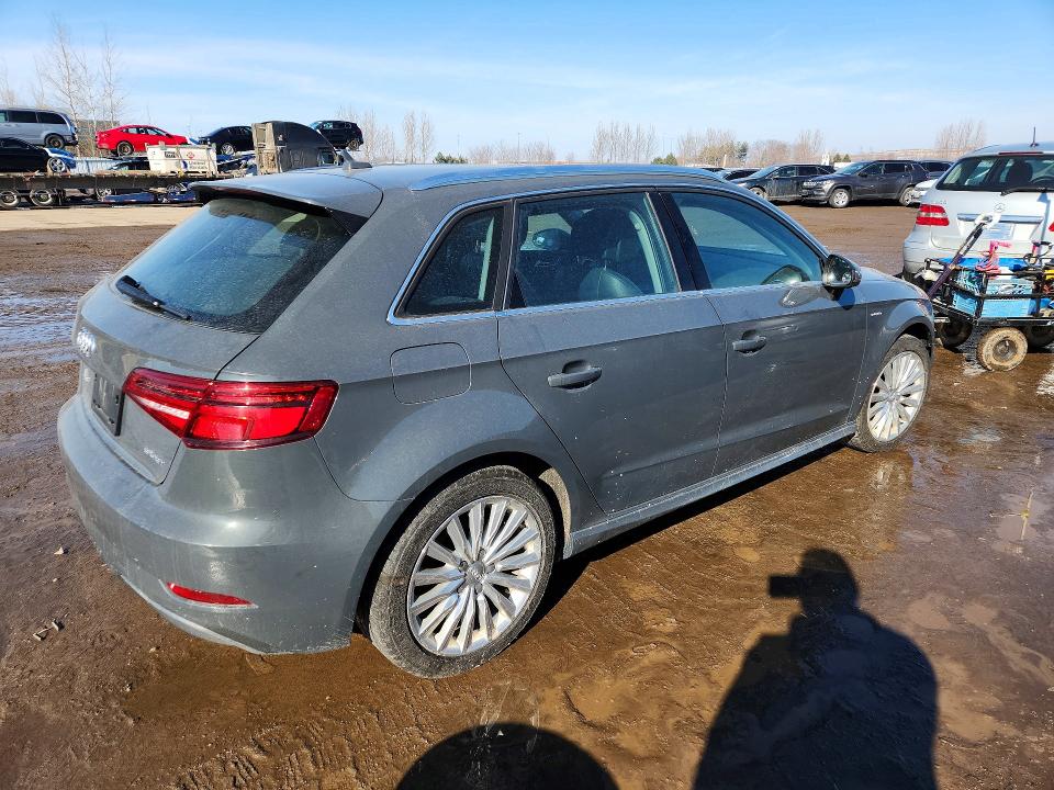 79070885 :رقم المزاد ، WAUUPBFF0HA058181 vin ، 2017 Audi A3 مزاد بيع