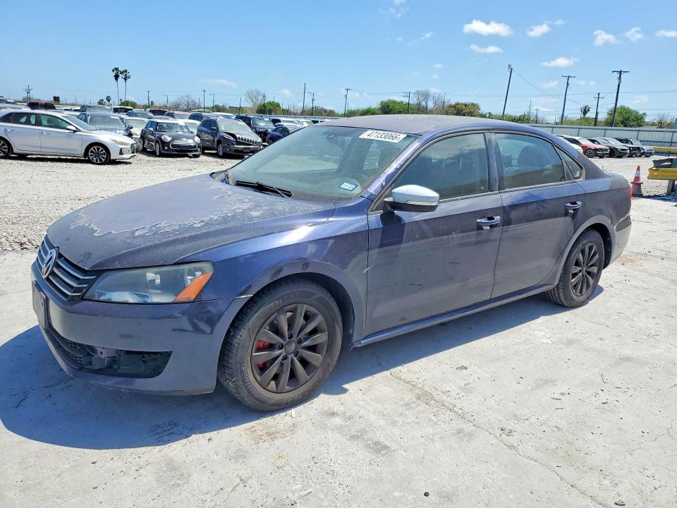 47133066 :رقم المزاد ، 1VWAT7A33FC041529 vin ، 2015 Volkswagen Passat مزاد بيع