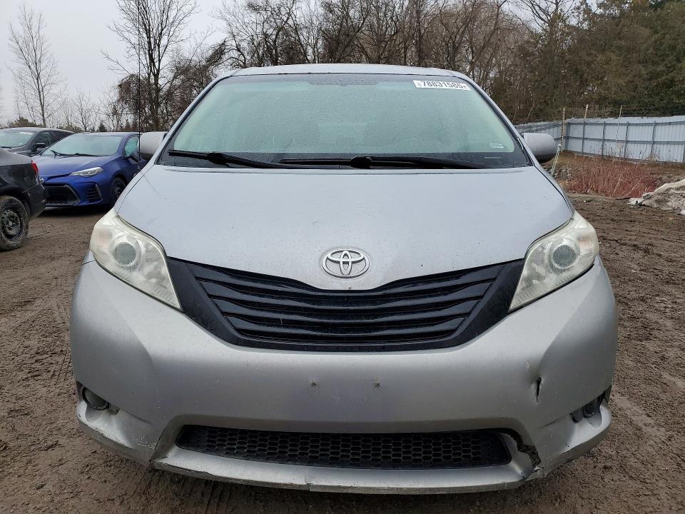 78831585 :رقم المزاد ، 5TDZK3DCXCS256011 vin ، 2012 Toyota Sienna مزاد بيع