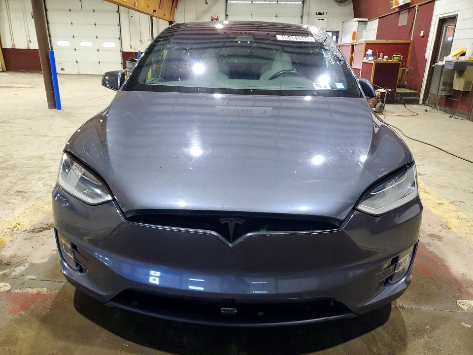 46483666 :رقم المزاد ، 5YJXCBE25HF043595 vin ، 2017 Tesla Model X مزاد بيع