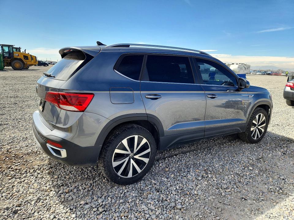 46023856 :رقم المزاد ، 3VVWX7B29NM038023 vin ، 2022 Volkswagen Taos مزاد بيع