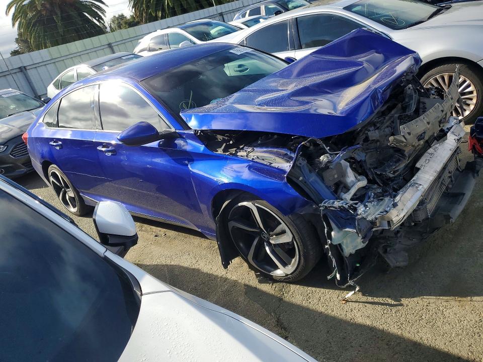 76993805 :رقم المزاد ، 1HGCV1F33JA053116 vin ، 2018 Honda Accord مزاد بيع