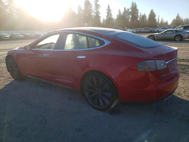 46210456 :رقم المزاد ، 5YJSA1E18FF118157 vin ، 2015 Tesla Model S مزاد بيع