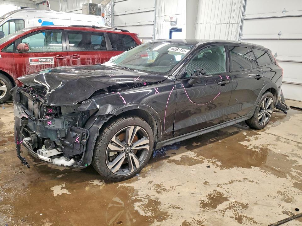 Продаж на аукціоні авто 2025 Volvo V60 Cross Country, vin: YV4L12WK0S2148992, номер лоту: 46267116
