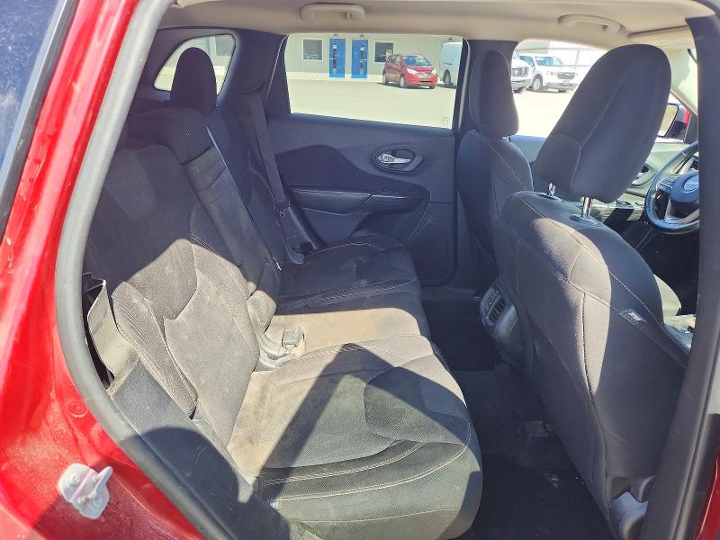 47608536 :رقم المزاد ، 1C4PJMCB3FW784678 vin ، 2015 Jeep Cherokee مزاد بيع